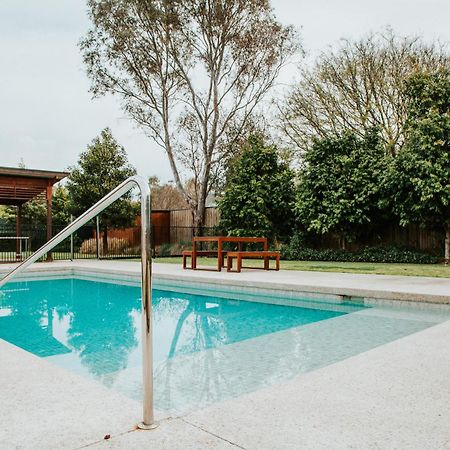 Nagambie Waterfront Motel Экстерьер фото