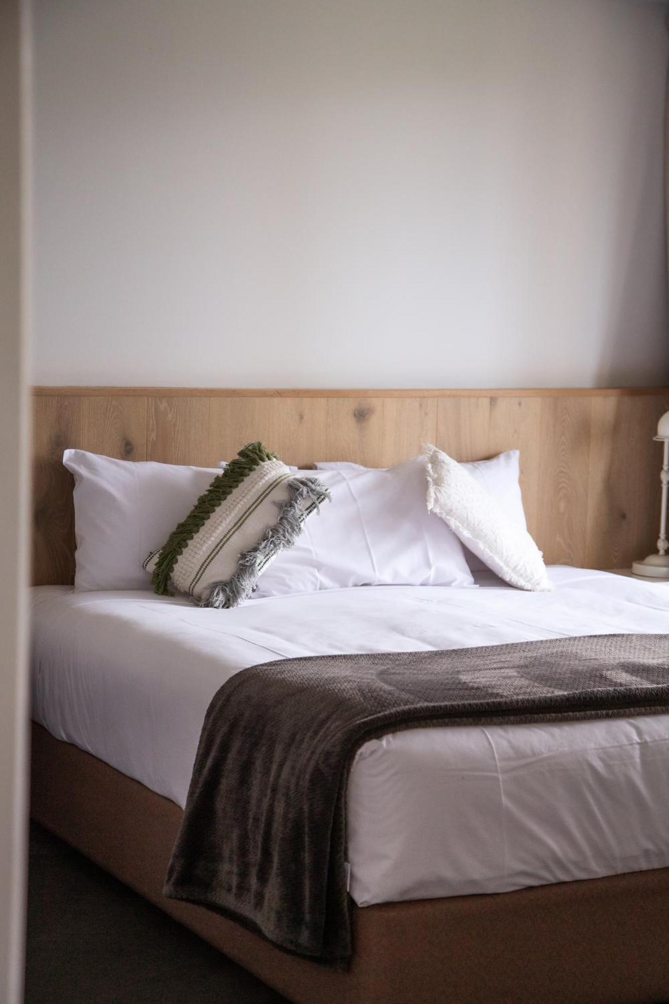 Nagambie Waterfront Motel Экстерьер фото