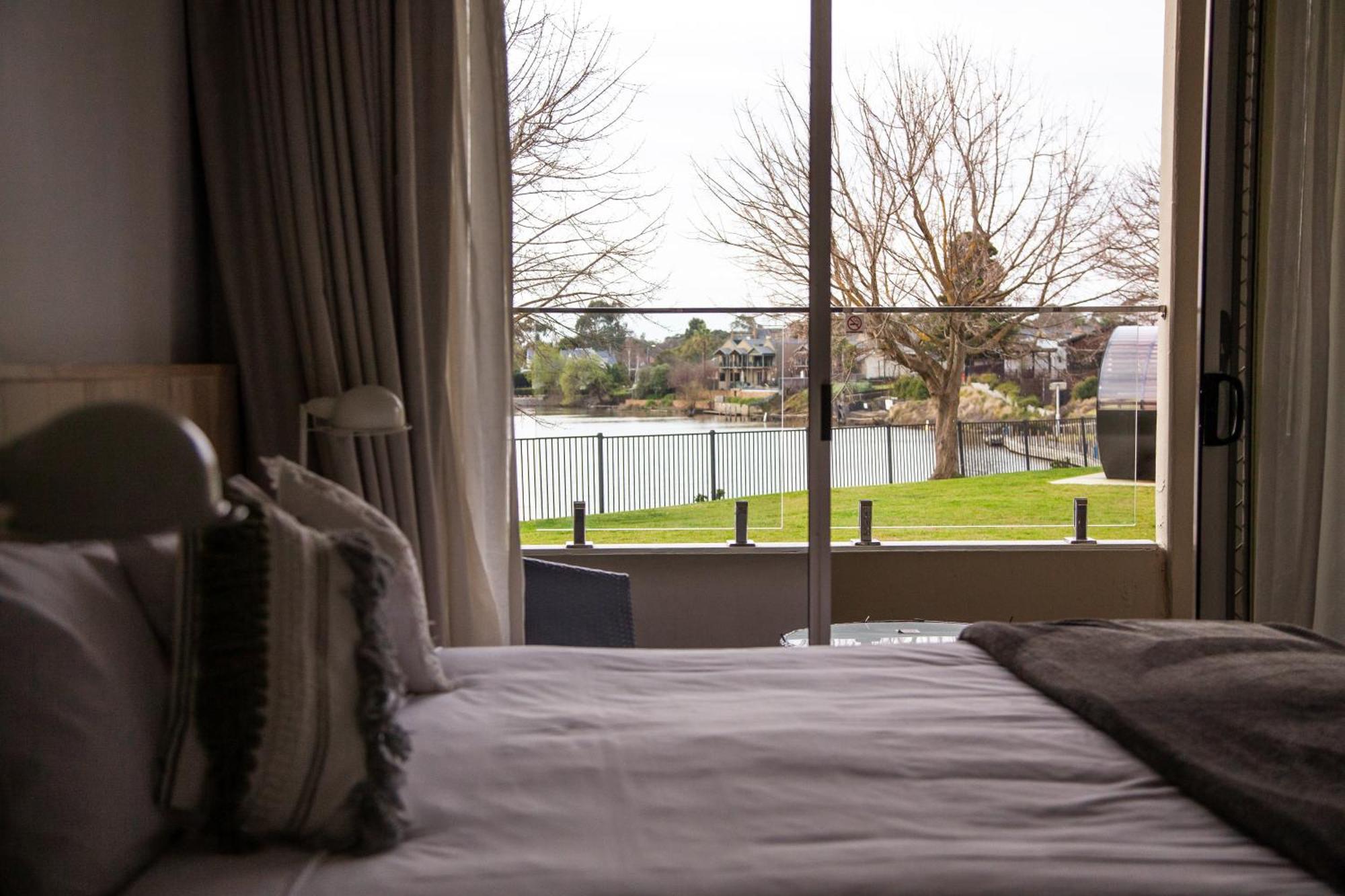 Nagambie Waterfront Motel Экстерьер фото