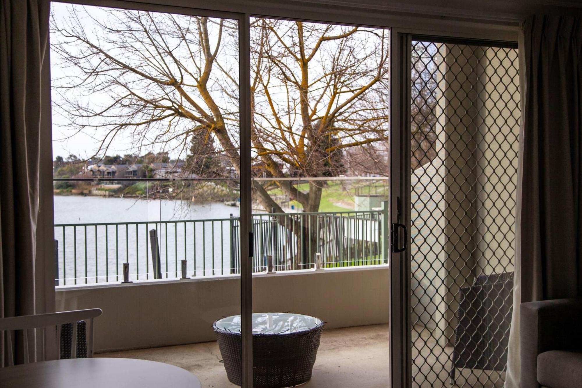 Nagambie Waterfront Motel Экстерьер фото