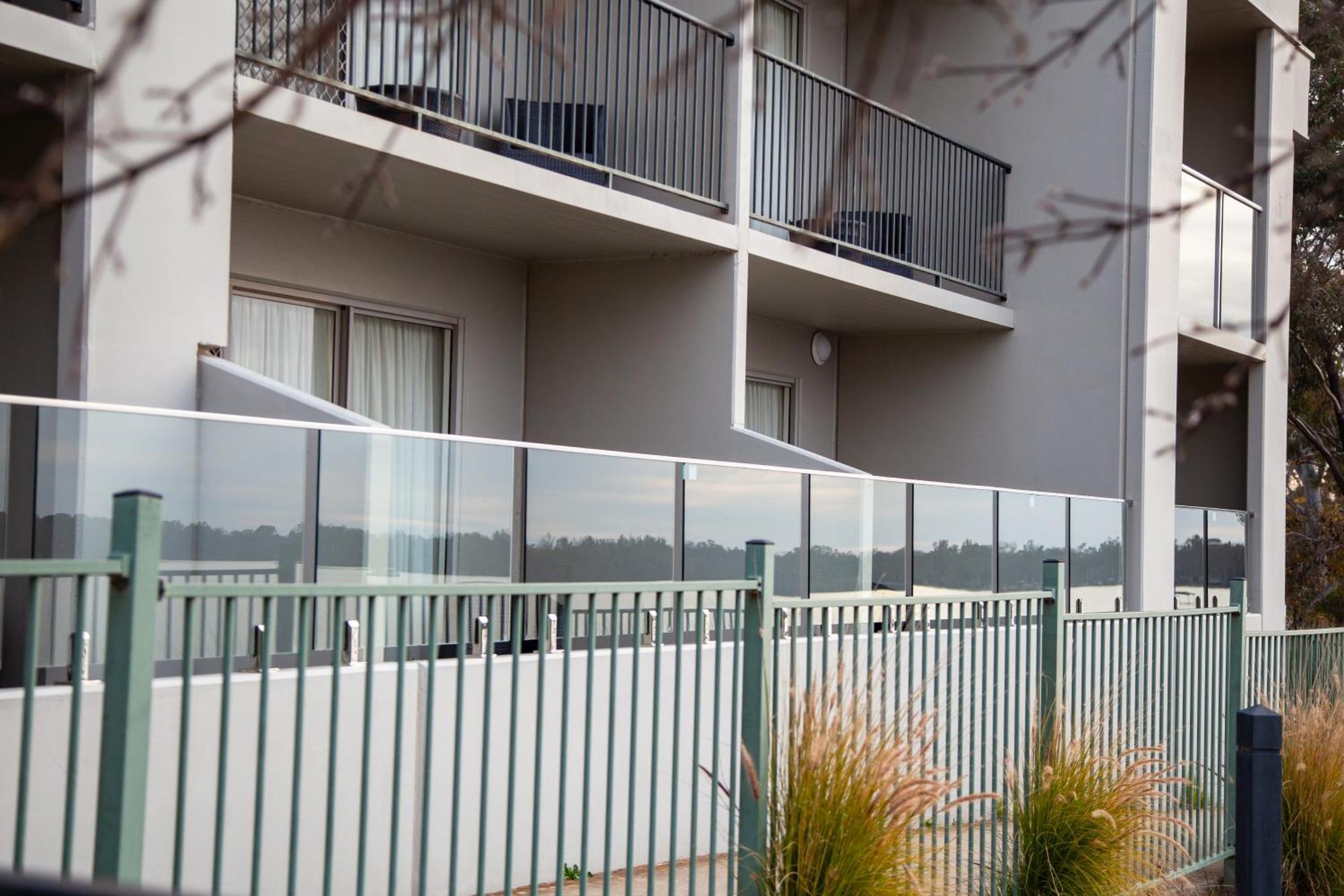 Nagambie Waterfront Motel Экстерьер фото