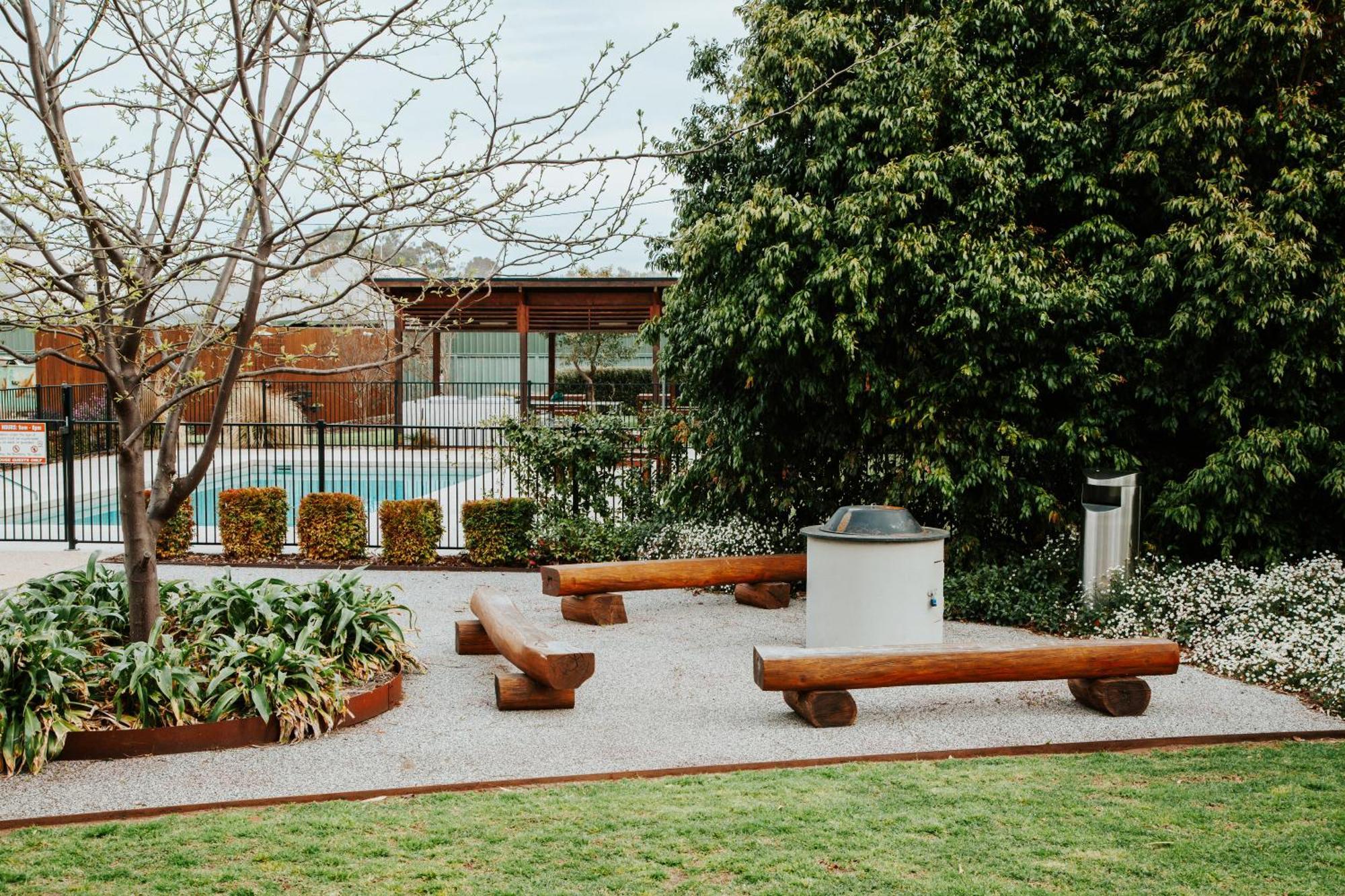 Nagambie Waterfront Motel Экстерьер фото