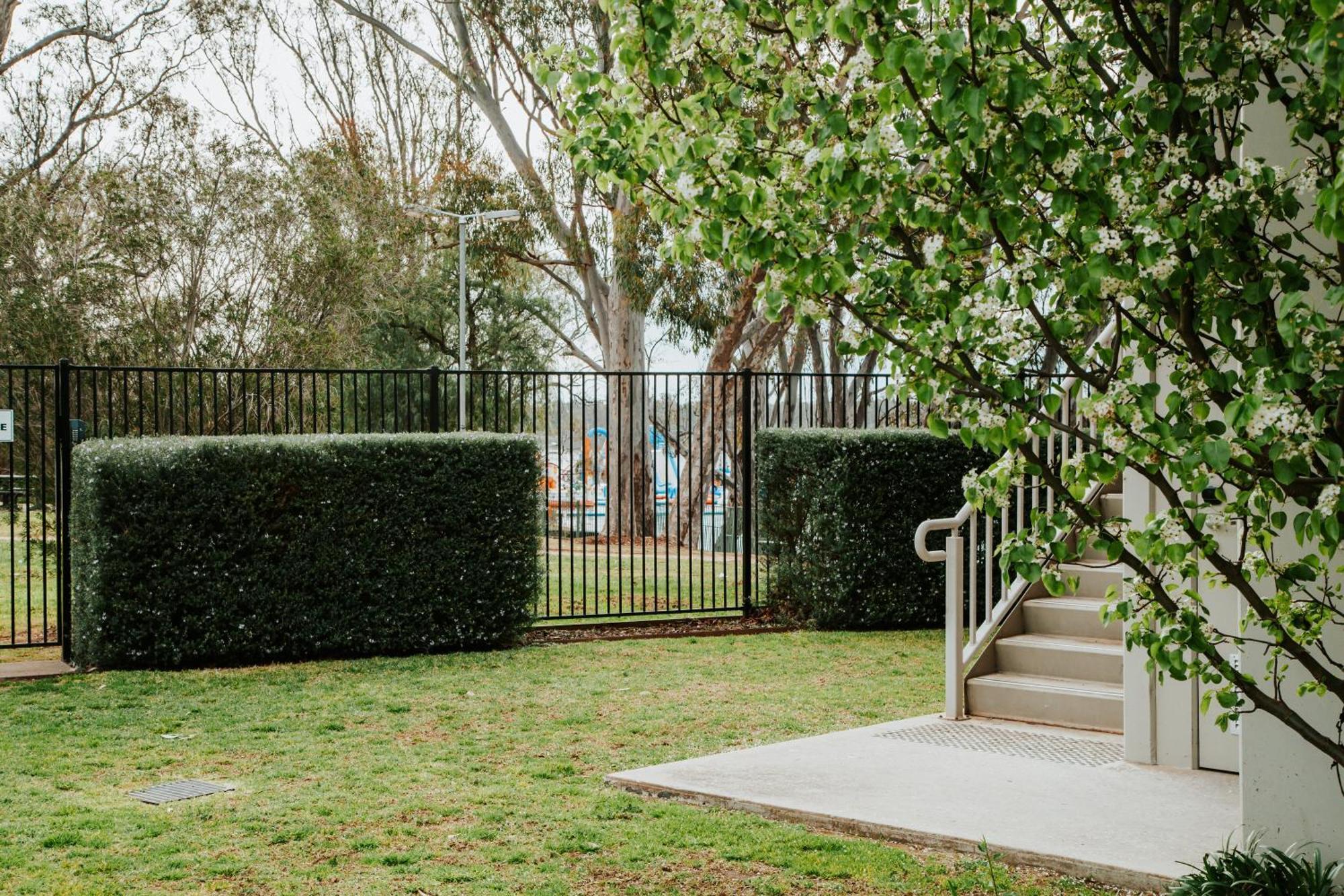 Nagambie Waterfront Motel Экстерьер фото