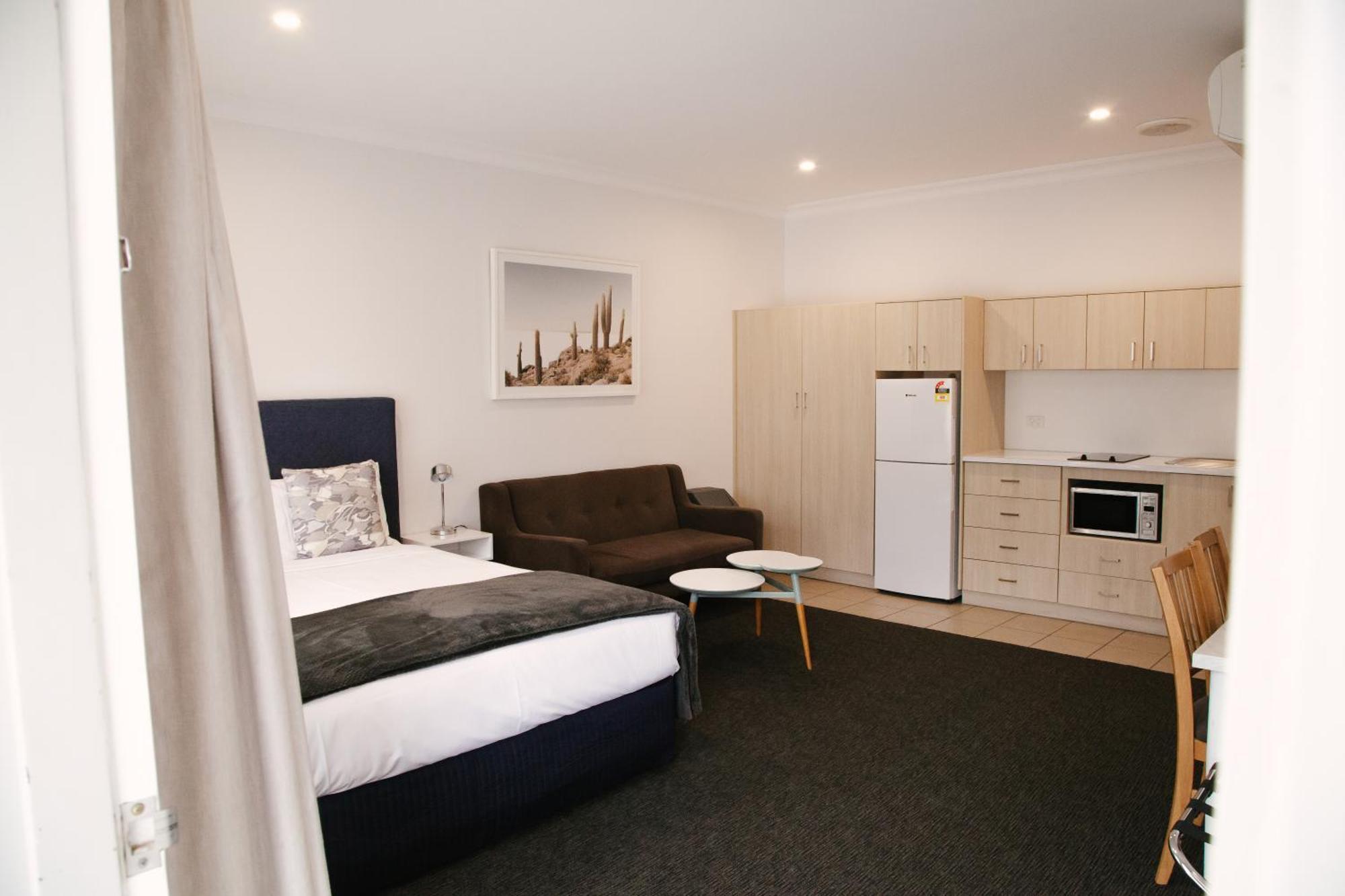 Nagambie Waterfront Motel Экстерьер фото