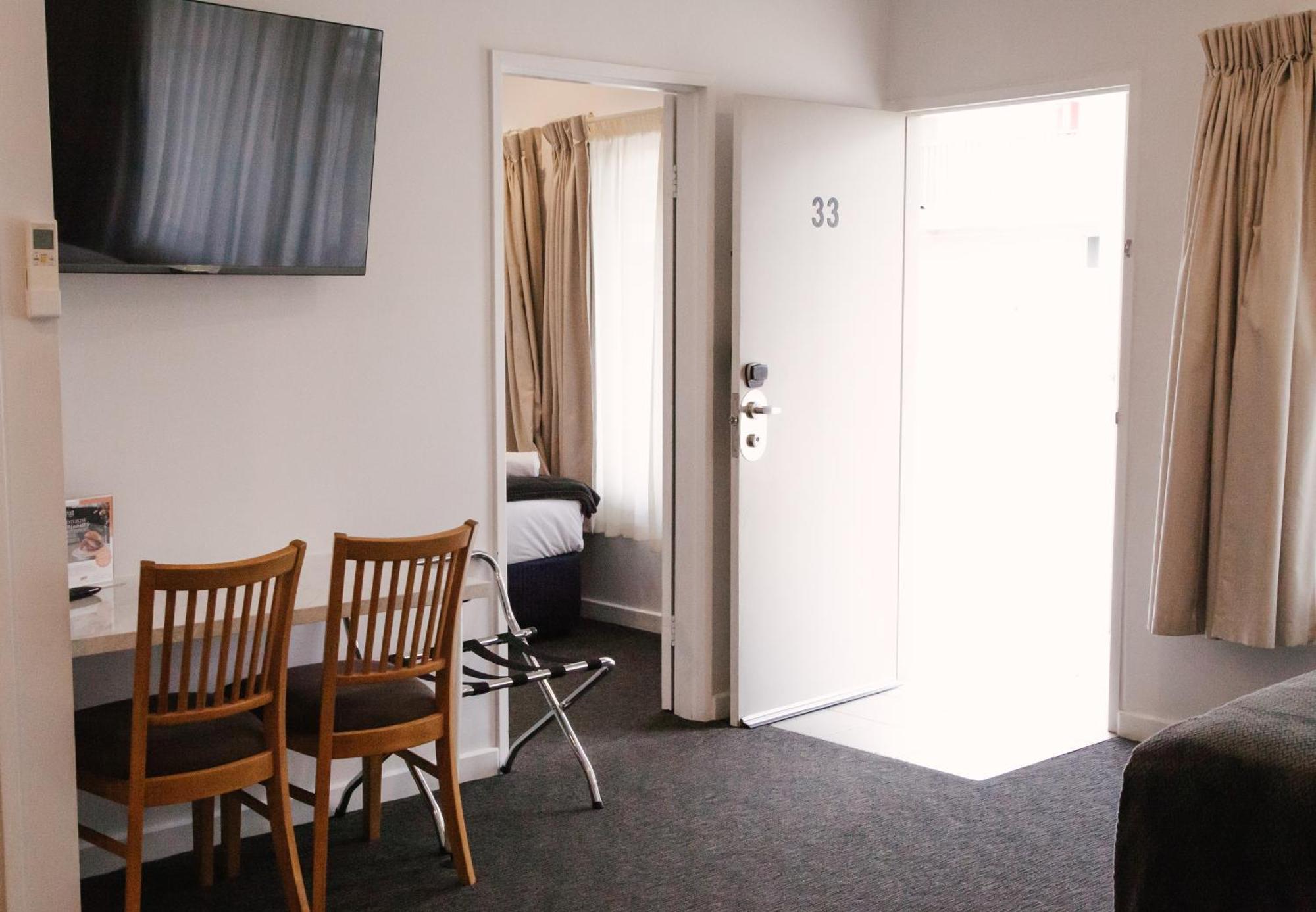 Nagambie Waterfront Motel Экстерьер фото